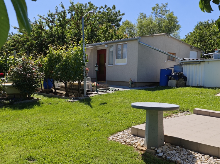 For sale recreational home, summer house Veszprém  38 m<sup>2</sup> 23.9 millió Ft