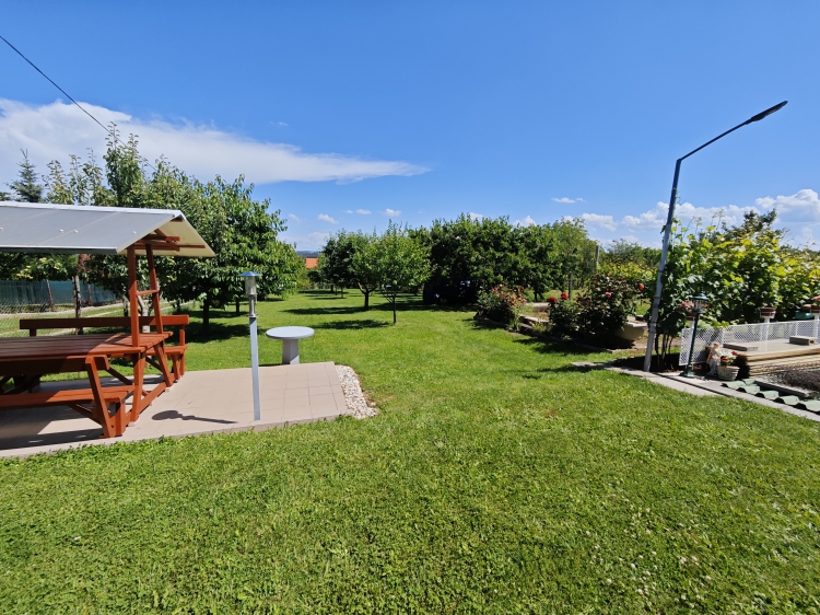 For sale recreational home, summer house Veszprém  38 m<sup>2</sup> 23.9 millió Ft