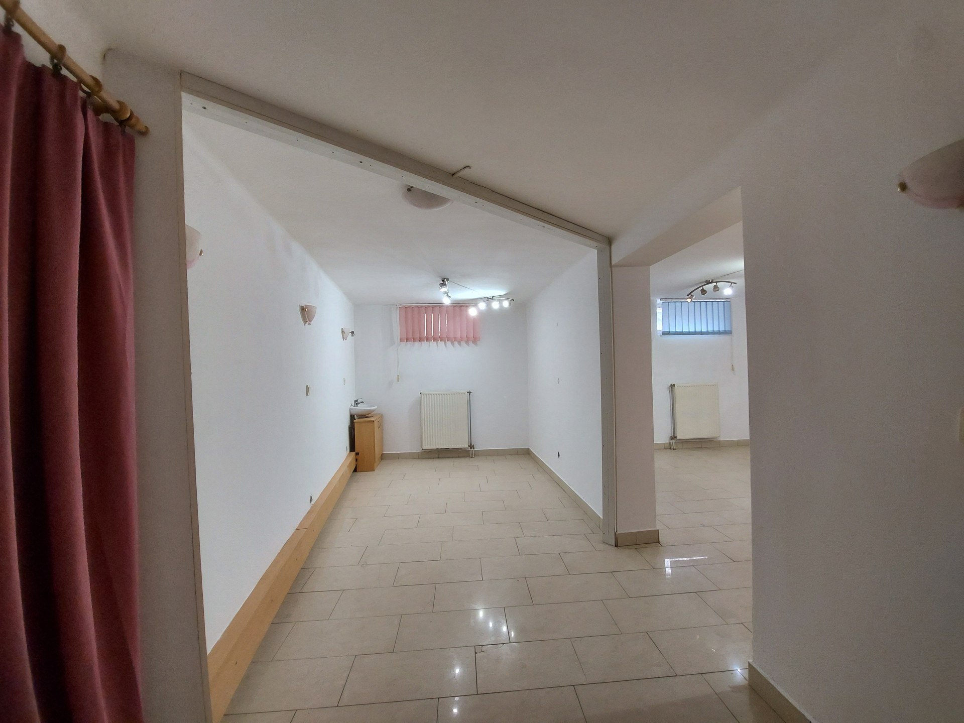 A fájl nem létezik a célhelyen: import/kepek/4098758.jpg. Másolás...
Kép sikeresen importálvaEladó üzlethelyiség Szolnok  130 m<sup>2</sup> 39 millió Ft