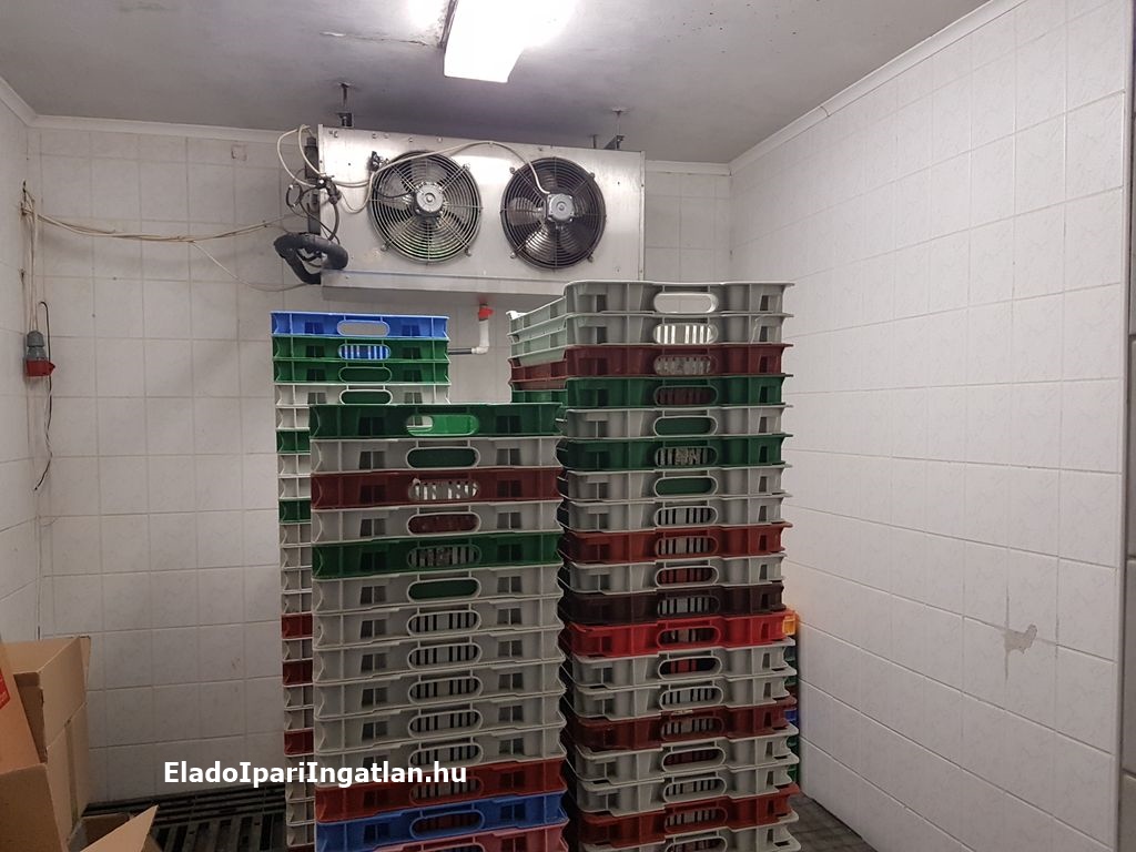 A fájl nem létezik a célhelyen: import/kepek/4346511.jpg. Másolás...
Kép sikeresen importálvaEladó Műhely Budapest, XVII. kerület  600 m<sup>2</sup> 159 millió Ft