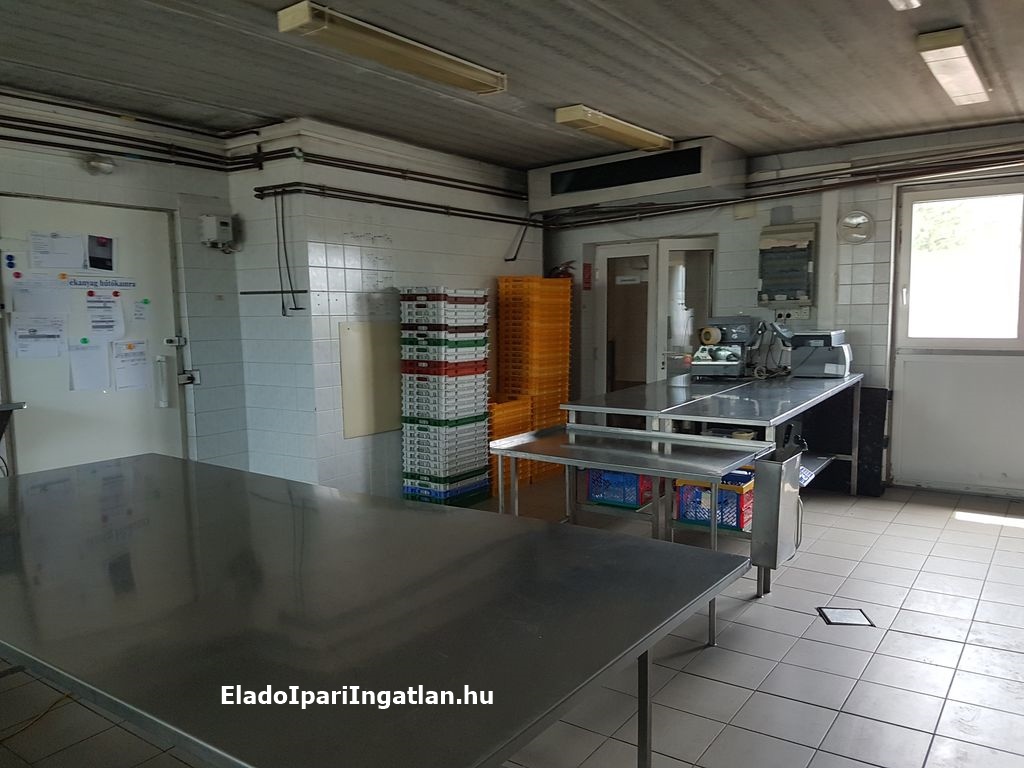 A fájl nem létezik a célhelyen: import/kepek/4346512.jpg. Másolás...
Kép sikeresen importálvaEladó Műhely Budapest, XVII. kerület  600 m<sup>2</sup> 159 millió Ft