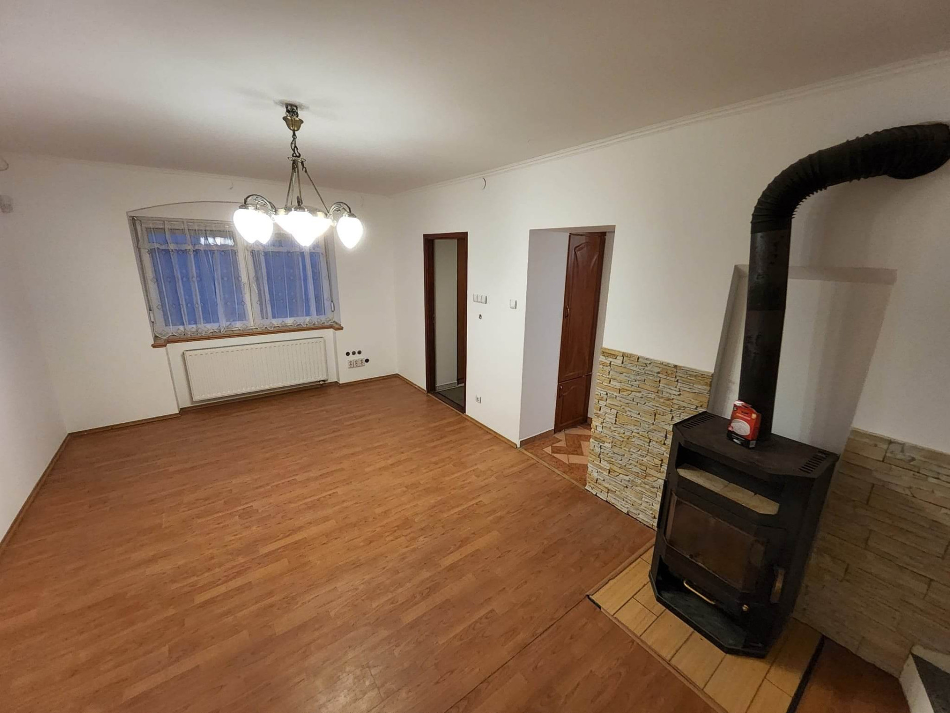 A fájl nem létezik a célhelyen: import/kepek/4986427.jpg. Másolás...
Kép sikeresen importálvaEladó Családi ház Szolnok  102 m<sup>2</sup> 58 millió Ft
