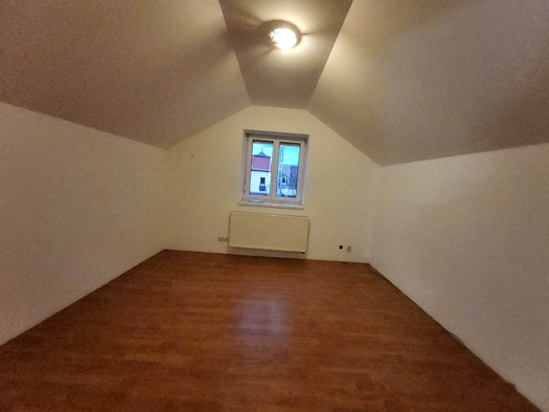 A fájl nem létezik a célhelyen: import/kepek/4986430.jpg. Másolás...
Kép sikeresen importálvaEladó Családi ház Szolnok  102 m<sup>2</sup> 58 millió Ft