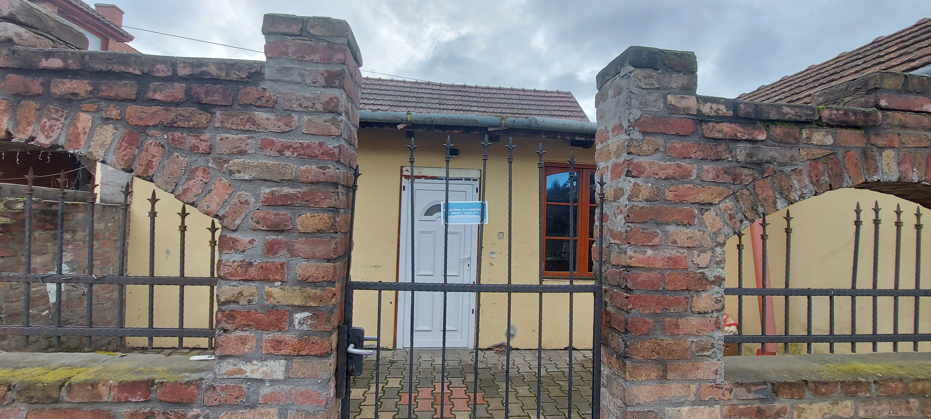 A fájl már létezik a célhelyen: import/kepek/5105641.jpg
For sale Semi-detached house Szolnok  135 m<sup>2</sup> 47 millió Ft