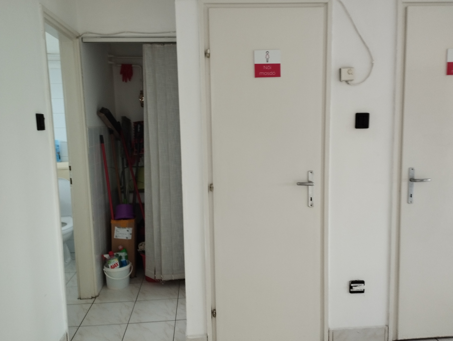 A fájl nem létezik a célhelyen: import/kepek/5232357.jpg. Másolás...
Kép sikeresen importálvaEladó Iroda egyéb Szolnok  210 m<sup>2</sup> 200000 millió Ft