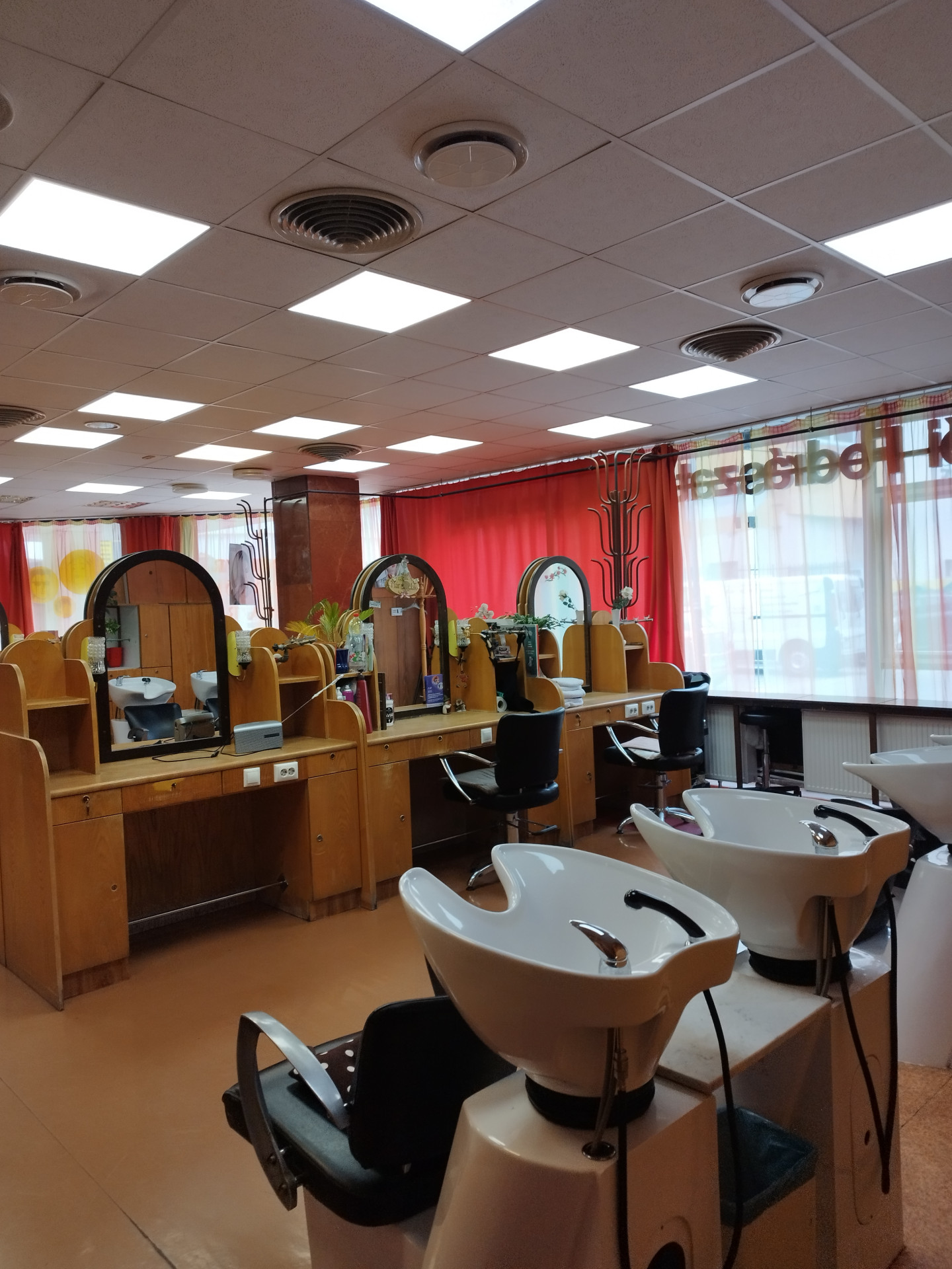 A fájl már létezik a célhelyen: import/kepek/5243121.jpg
For sale retail space Szolnok  181 m<sup>2</sup> 69.9 millió Ft