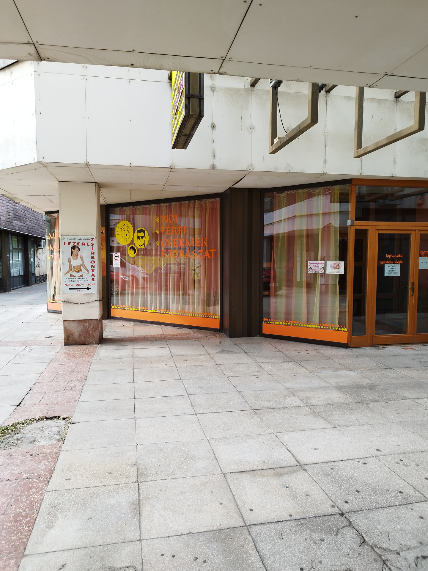 A fájl már létezik a célhelyen: import/kepek/5243126.jpg
For sale retail space Szolnok  181 m<sup>2</sup> 69.9 millió Ft