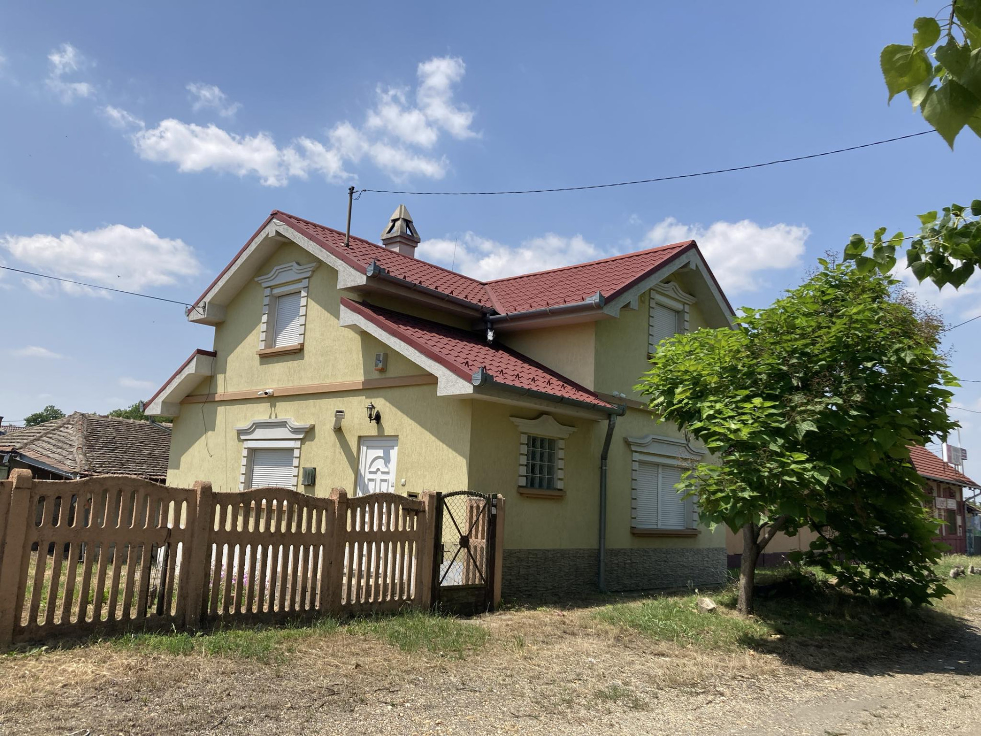A fájl nem létezik a célhelyen: import/kepek/5333751.jpg. Másolás...
Kép sikeresen importálvaEladó Családi ház Szolnok  102 m<sup>2</sup> 58 millió Ft