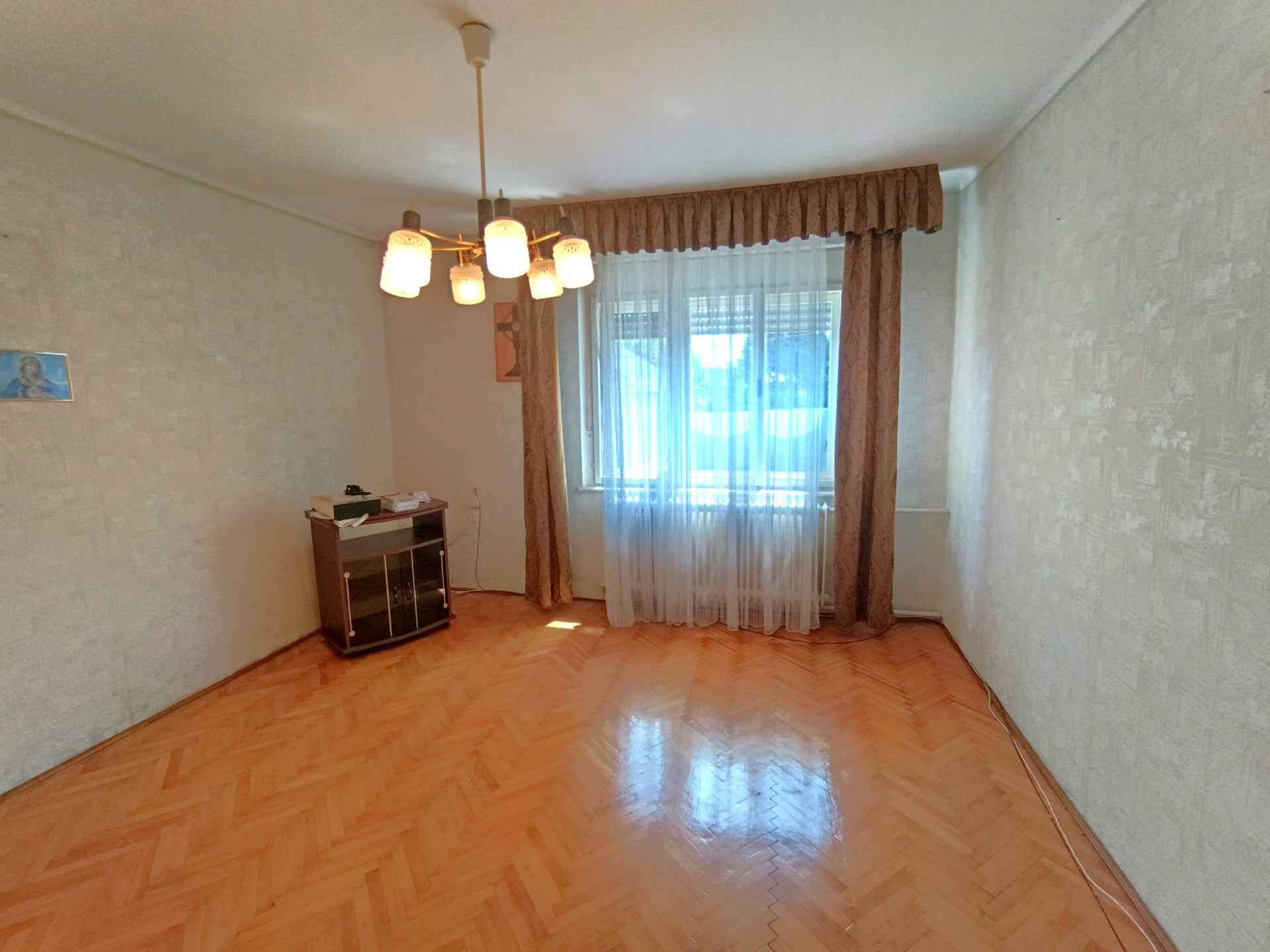 A fájl már létezik a célhelyen: import/kepek/5370839.jpg
Eladó Családi ház Miskolc  130 m<sup>2</sup> 35.5 millió Ft