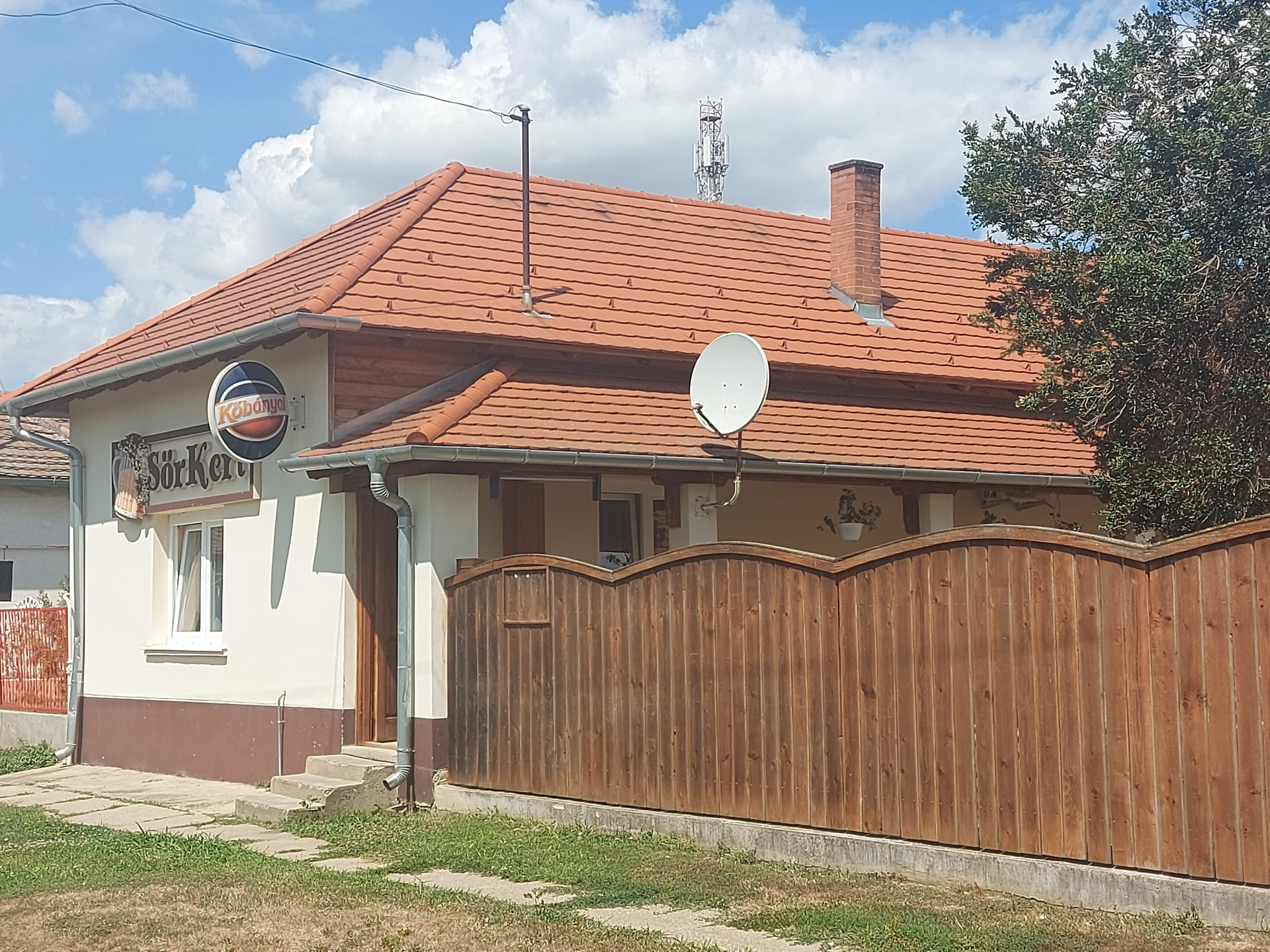 A fájl már létezik a célhelyen: import/kepek/5393317.jpg
For sale Catering unit Tiszapüspöki  97 m<sup>2</sup> 21.9 millió Ft