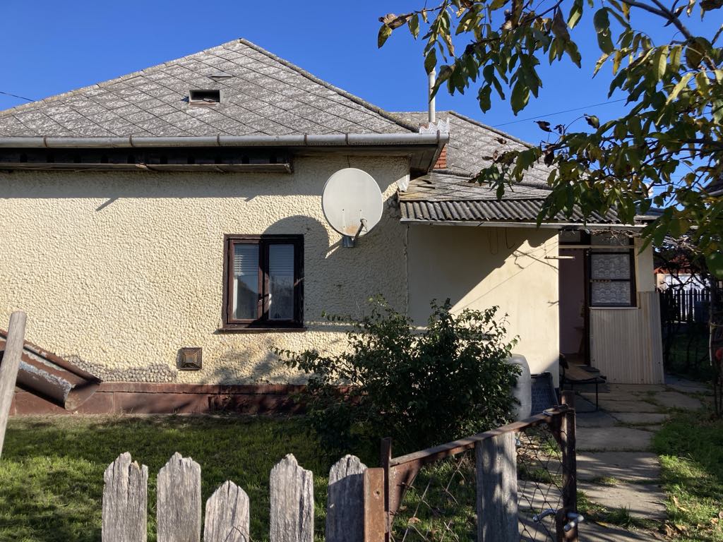A fájl nem létezik a célhelyen: import/kepek/5513805.jpg. Másolás...
Kép sikeresen importálvaEladó Családi ház Besenyszög  60 m<sup>2</sup> 12.4 millió Ft