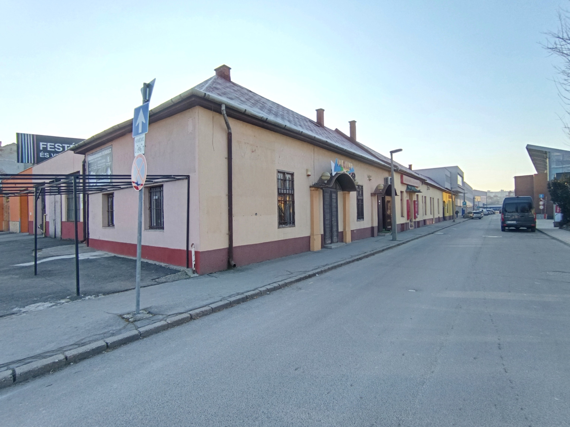 A fájl már létezik a célhelyen: import/kepek/5651040.jpg
Eladó üzlethelyiség Miskolc  46 m<sup>2</sup> 200000 millió Ft