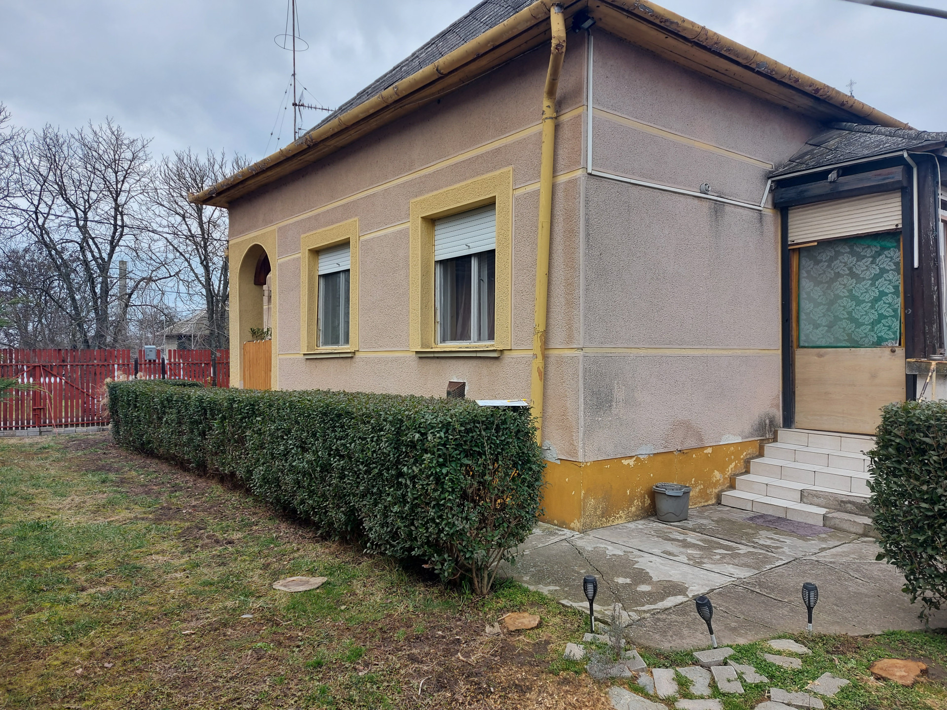 A fájl már létezik a célhelyen: import/kepek/5656989.jpg
For sale house Tiszapüspöki  110 m<sup>2</sup> 18.99 millió Ft