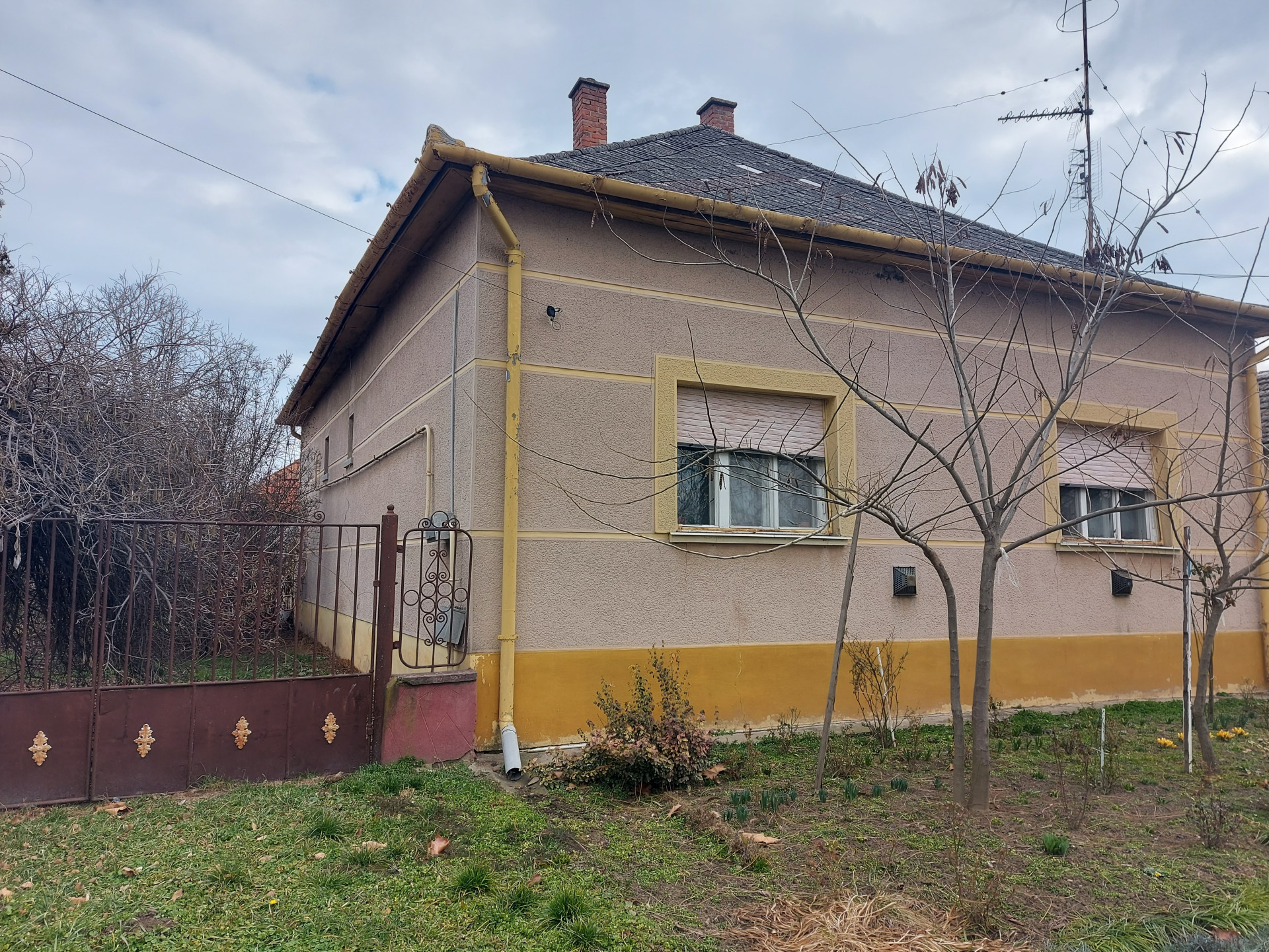 A fájl már létezik a célhelyen: import/kepek/5656994.jpg
For sale house Tiszapüspöki  110 m<sup>2</sup> 18.99 millió Ft