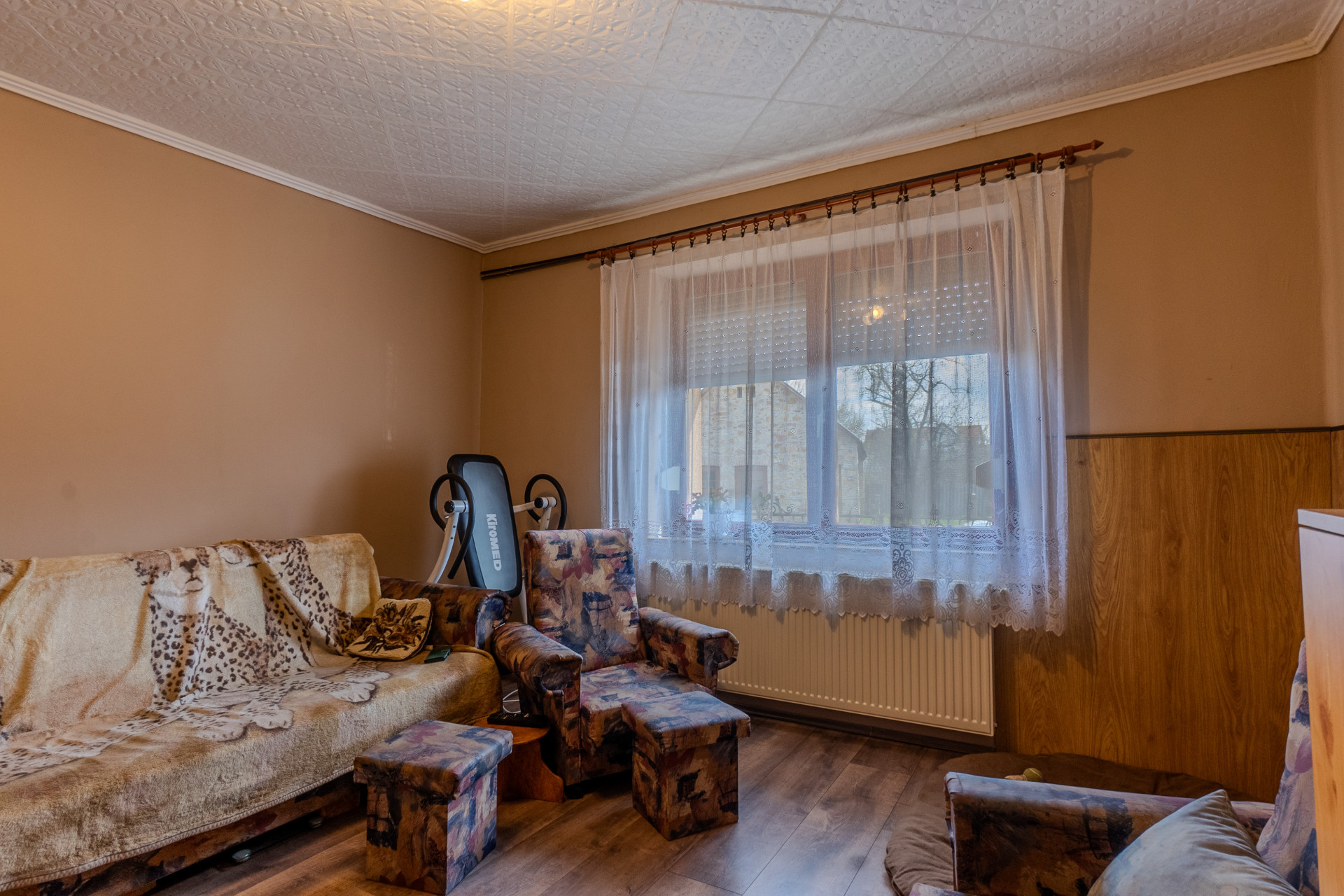 A fájl már létezik a célhelyen: import/kepek/5701235.jpg
Eladó Családi ház Szerencs  95 m<sup>2</sup> 35.9 millió Ft