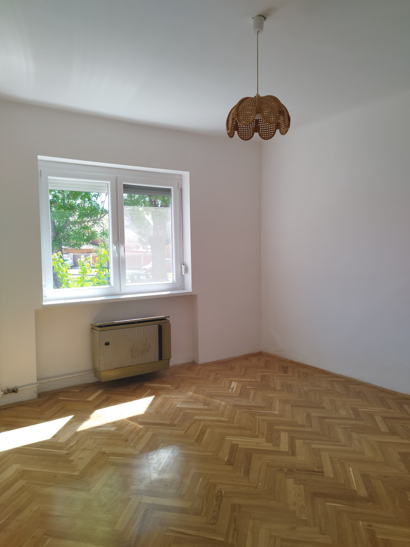 A fájl már létezik a célhelyen: import/kepek/5726722.jpg
For sale house Szolnok  57 m<sup>2</sup> 32.9 millió Ft