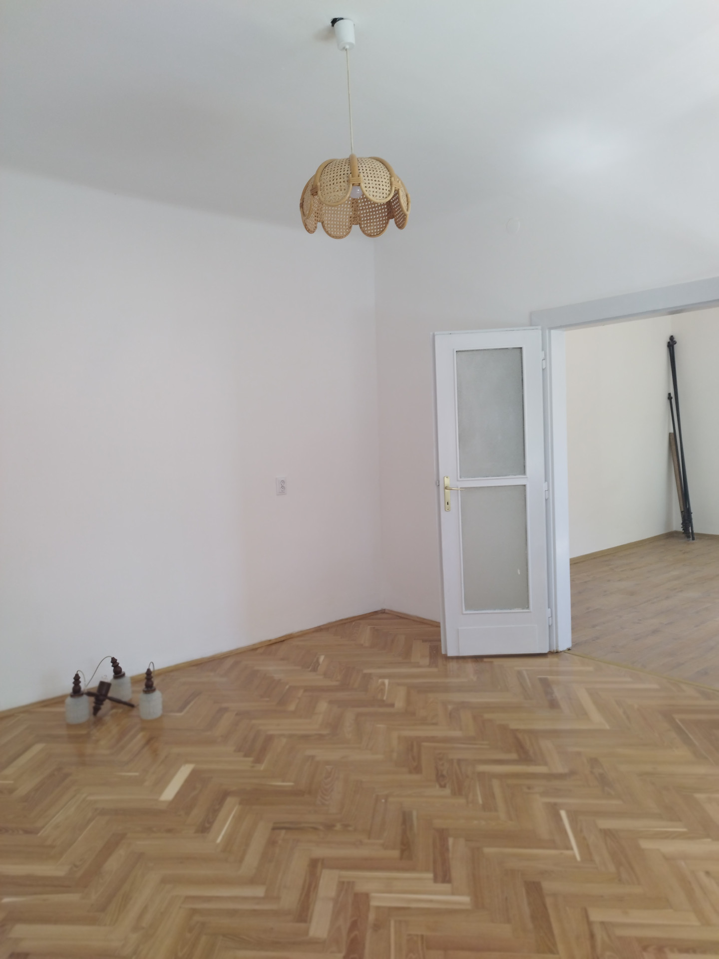 A fájl már létezik a célhelyen: import/kepek/5726729.jpg
For sale house Szolnok  57 m<sup>2</sup> 32.9 millió Ft