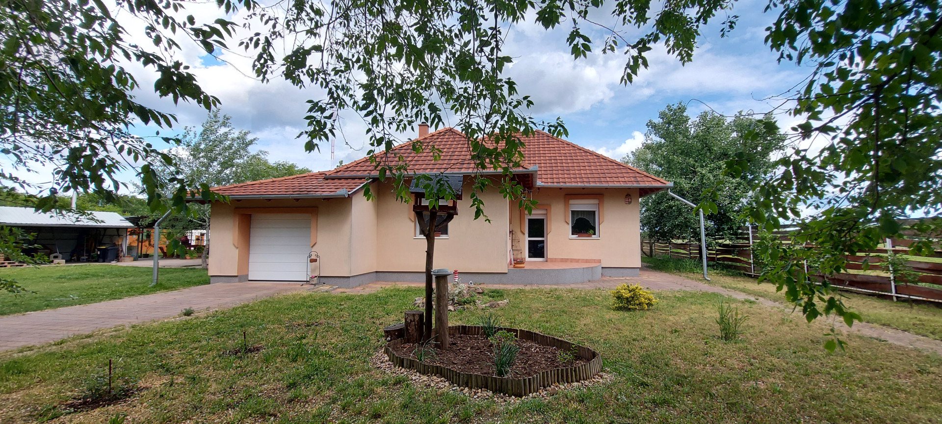 A fájl már létezik a célhelyen: import/kepek/5752963.jpg
For sale Estate Szolnok  251 m<sup>2</sup> 219 millió Ft