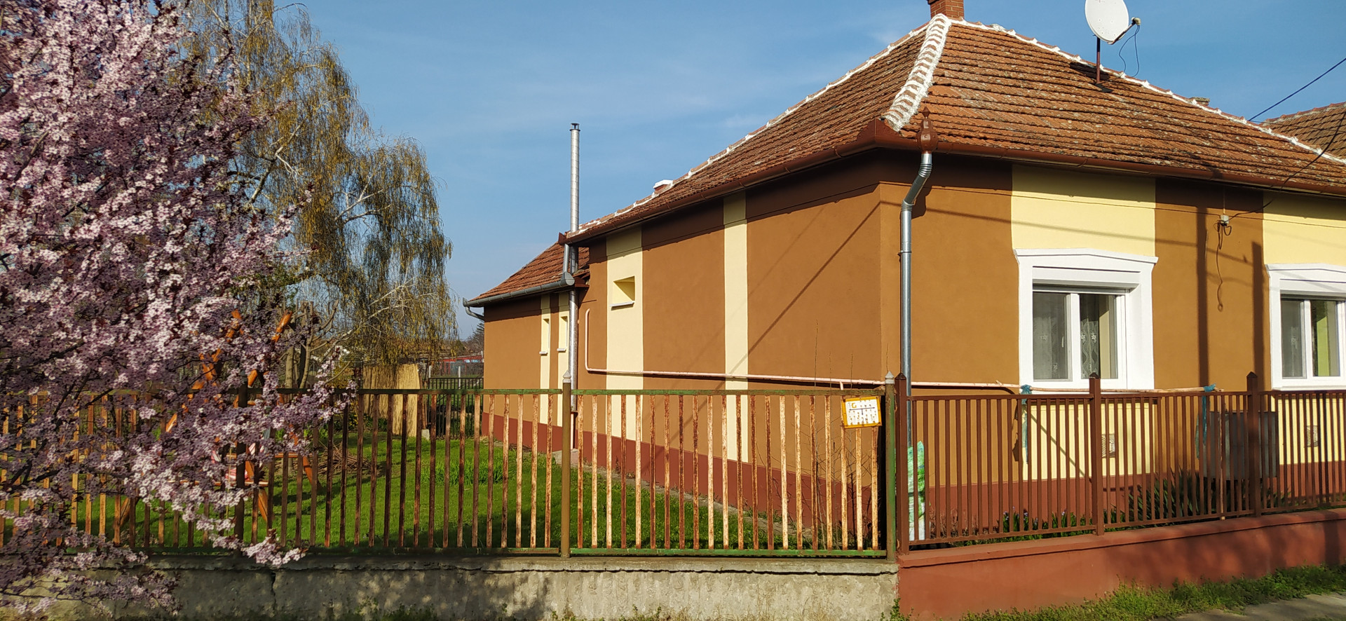 A fájl nem létezik a célhelyen: import/kepek/5760005.jpg. Másolás...
Kép sikeresen importálvaEladó Családi ház Újszász  89 m<sup>2</sup> 37 millió Ft