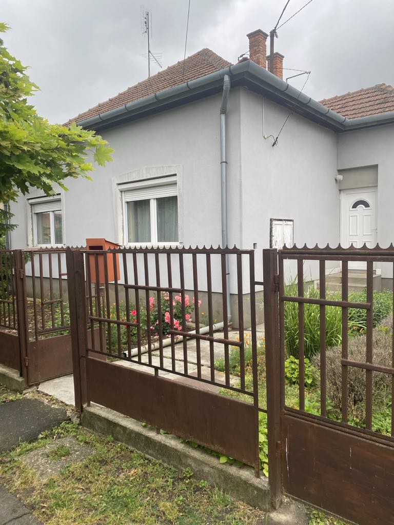 A fájl már létezik a célhelyen: import/kepek/5766050.jpg
For sale house Törökszentmiklós  102 m<sup>2</sup> 28.5 millió Ft