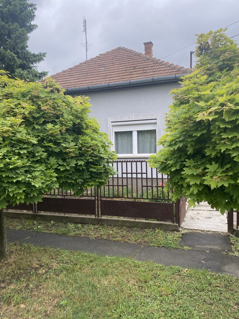A fájl már létezik a célhelyen: import/kepek/5766053.jpg
For sale house Törökszentmiklós  102 m<sup>2</sup> 28.5 millió Ft