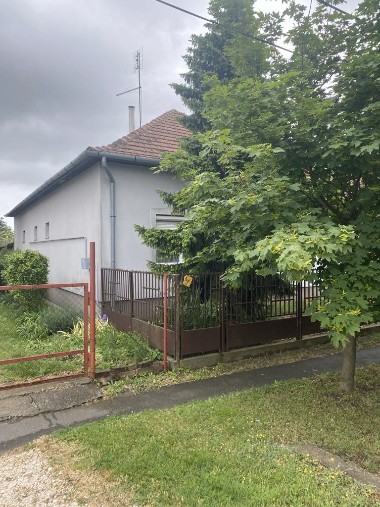 A fájl már létezik a célhelyen: import/kepek/5766054.jpg
For sale house Törökszentmiklós  102 m<sup>2</sup> 28.5 millió Ft