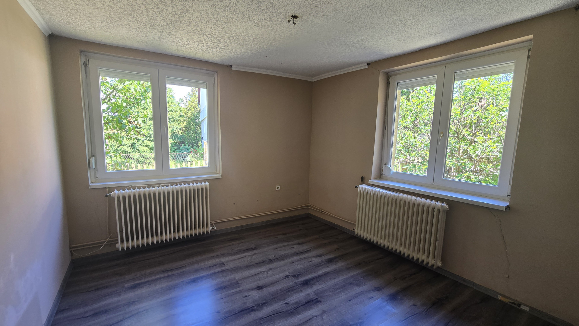 A fájl már létezik a célhelyen: import/kepek/5774909.jpg
Eladó Családi ház Sajószentpéter  130 m<sup>2</sup> 39.9 millió Ft
