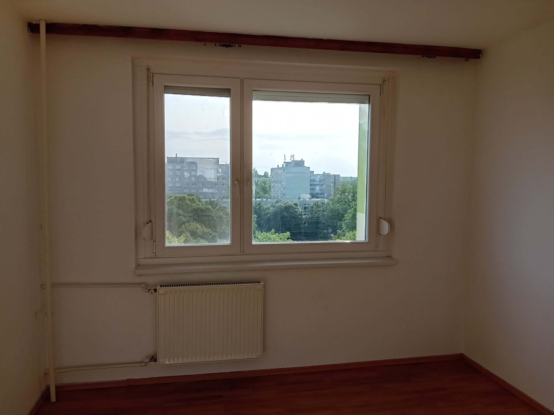 A fájl már létezik a célhelyen: import/kepek/5783625.jpg
Eladó Panellakás Győr  62 m<sup>2</sup> 43.9 millió Ft