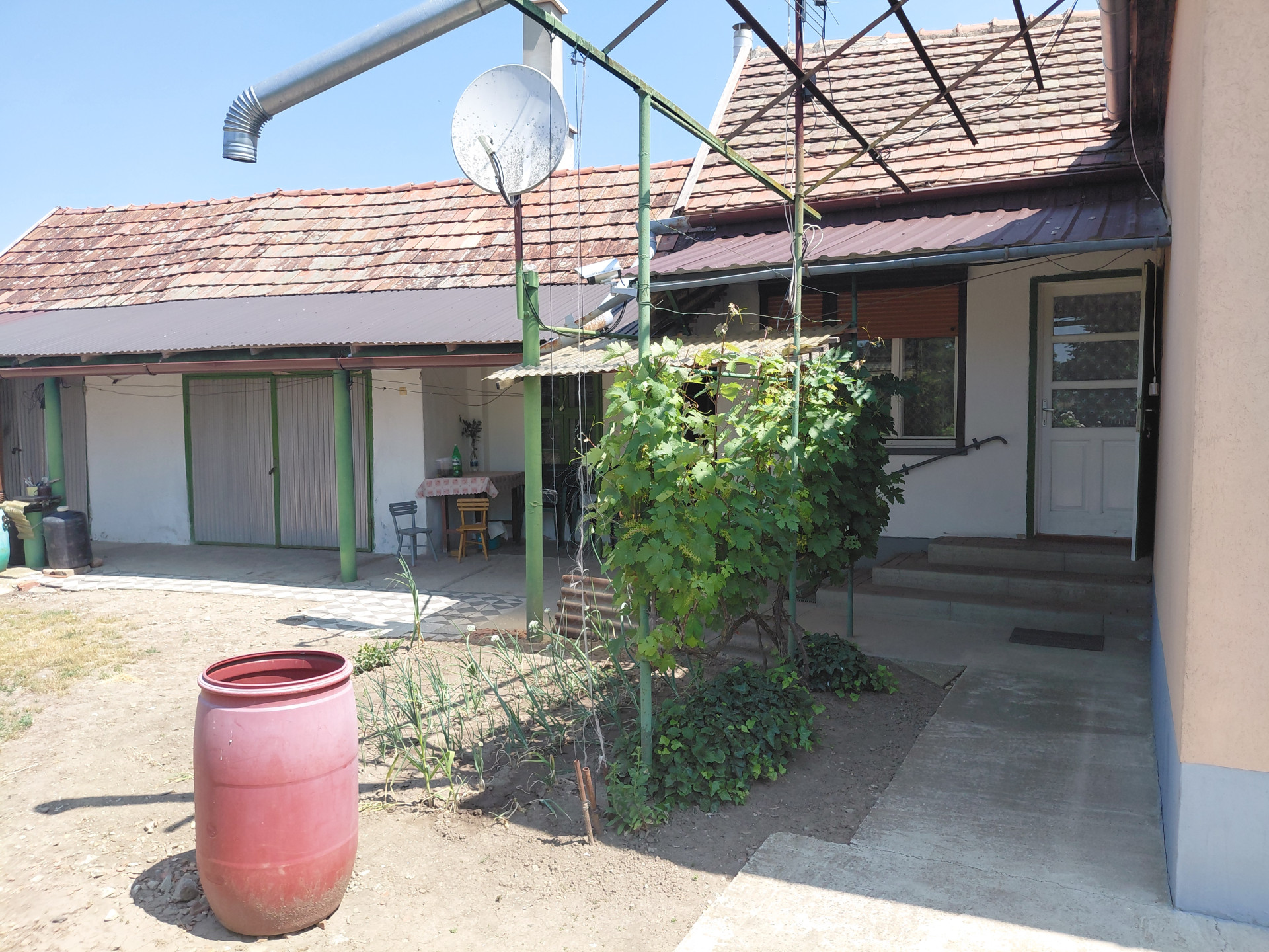 A fájl már létezik a célhelyen: import/kepek/5788466.jpg
For sale house Tiszapüspöki  94 m<sup>2</sup> 16 millió Ft