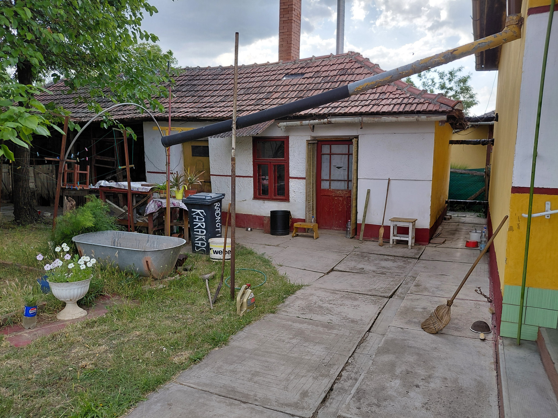 A fájl már létezik a célhelyen: import/kepek/5790129.jpg
For sale house Törökszentmiklós  57 m<sup>2</sup> 19 millió Ft
