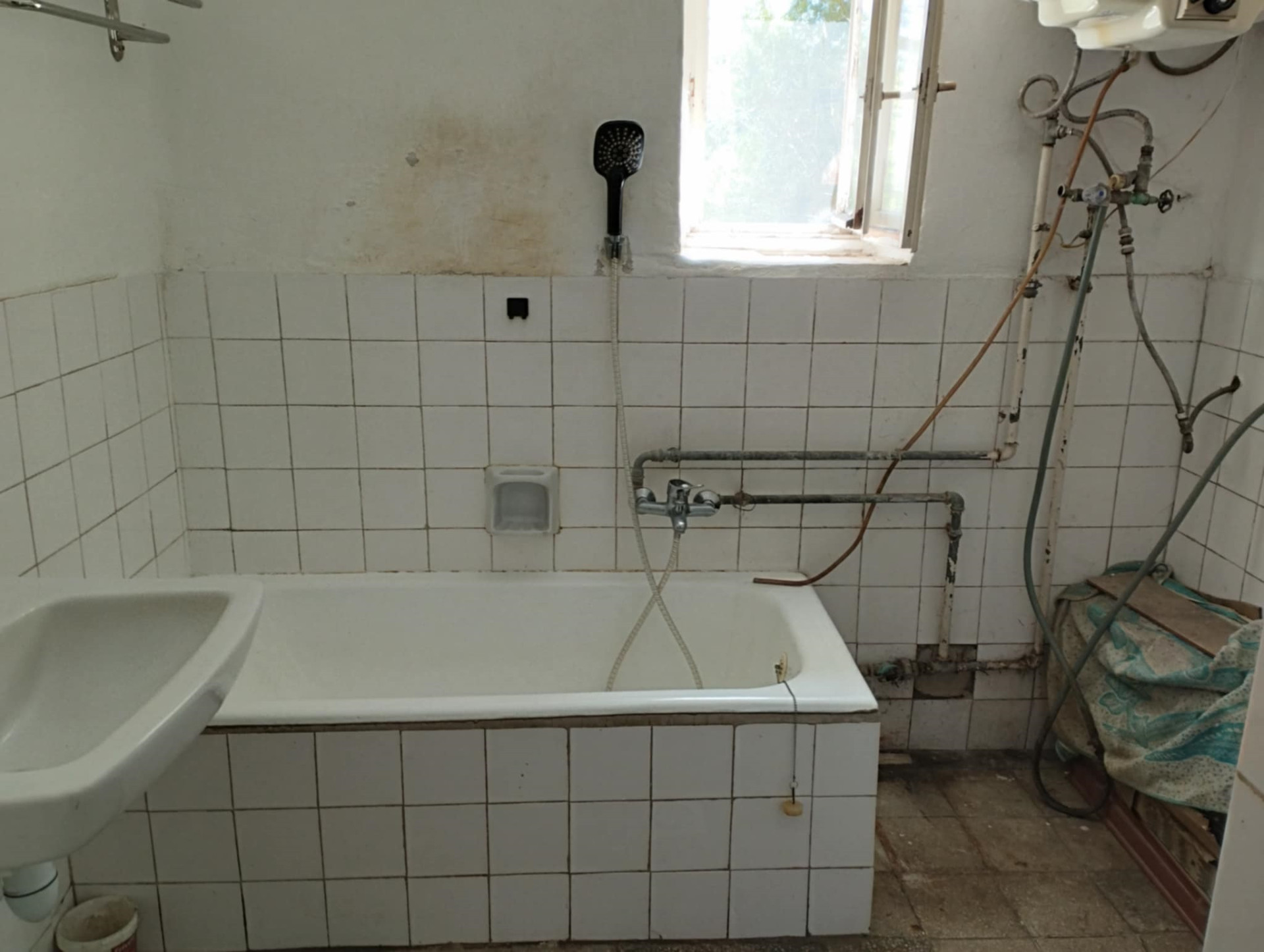 A fájl nem létezik a célhelyen: import/kepek/5811249.jpg. Másolás...
Kép sikeresen importálvaEladó Családi ház Tiszajenő  74 m<sup>2</sup> 14.9 millió Ft