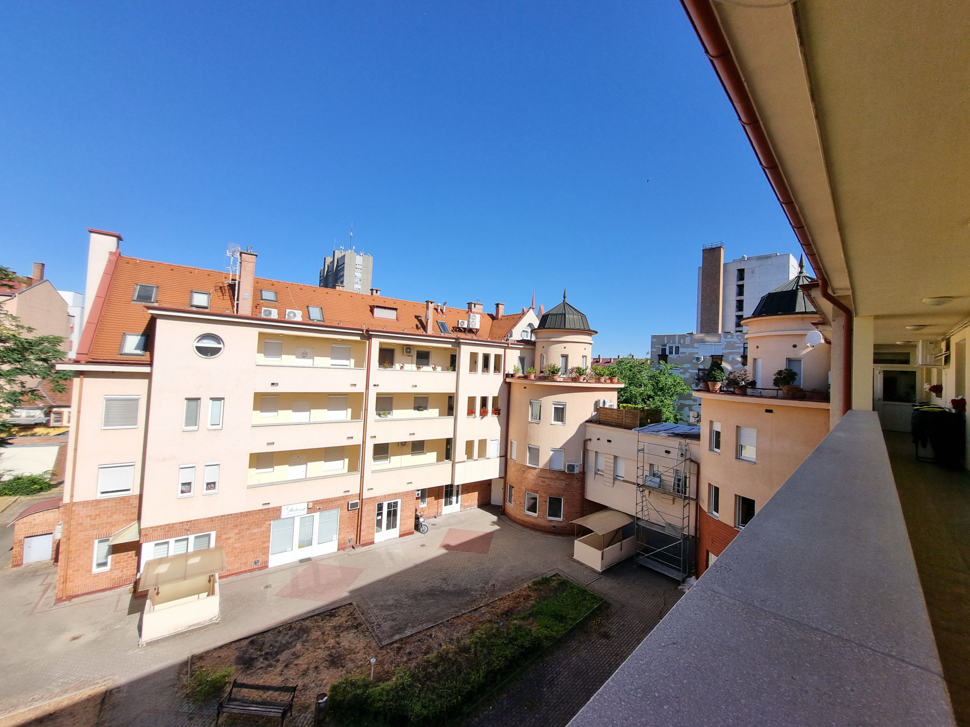 A fájl már létezik a célhelyen: import/kepek/5811996.jpg
For sale Condominium Szolnok  96 m<sup>2</sup> 62.5 millió Ft