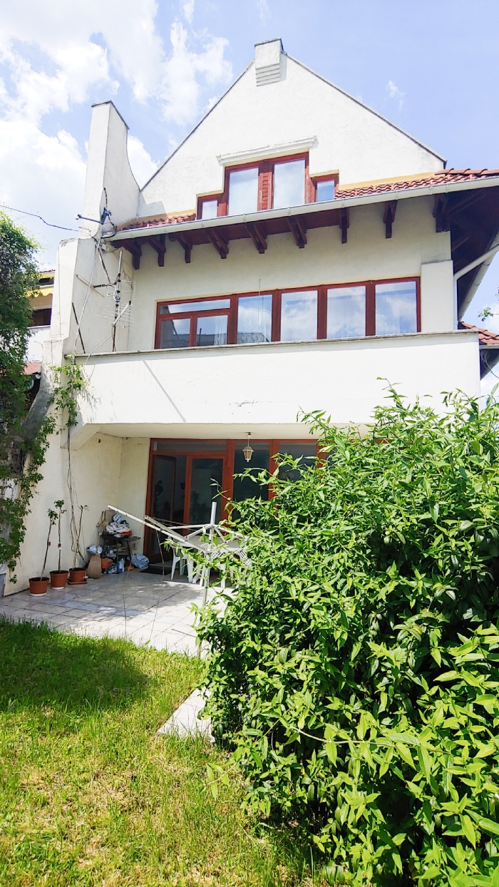 A fájl már létezik a célhelyen: import/kepek/5828440.jpg
For sale Semi-detached house Budapest, III. kerület  400 m<sup>2</sup> 200 millió Ft