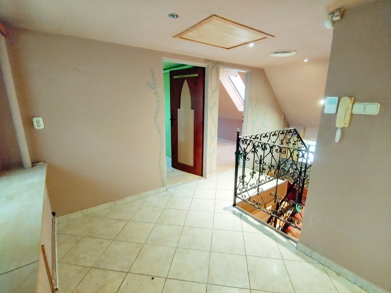 A fájl már létezik a célhelyen: import/kepek/5828547.jpg
For sale house Tata  307 m<sup>2</sup> 139 millió Ft