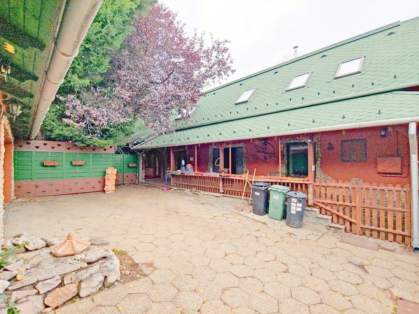 A fájl már létezik a célhelyen: import/kepek/5828551.jpg
For sale house Tata  307 m<sup>2</sup> 139 millió Ft