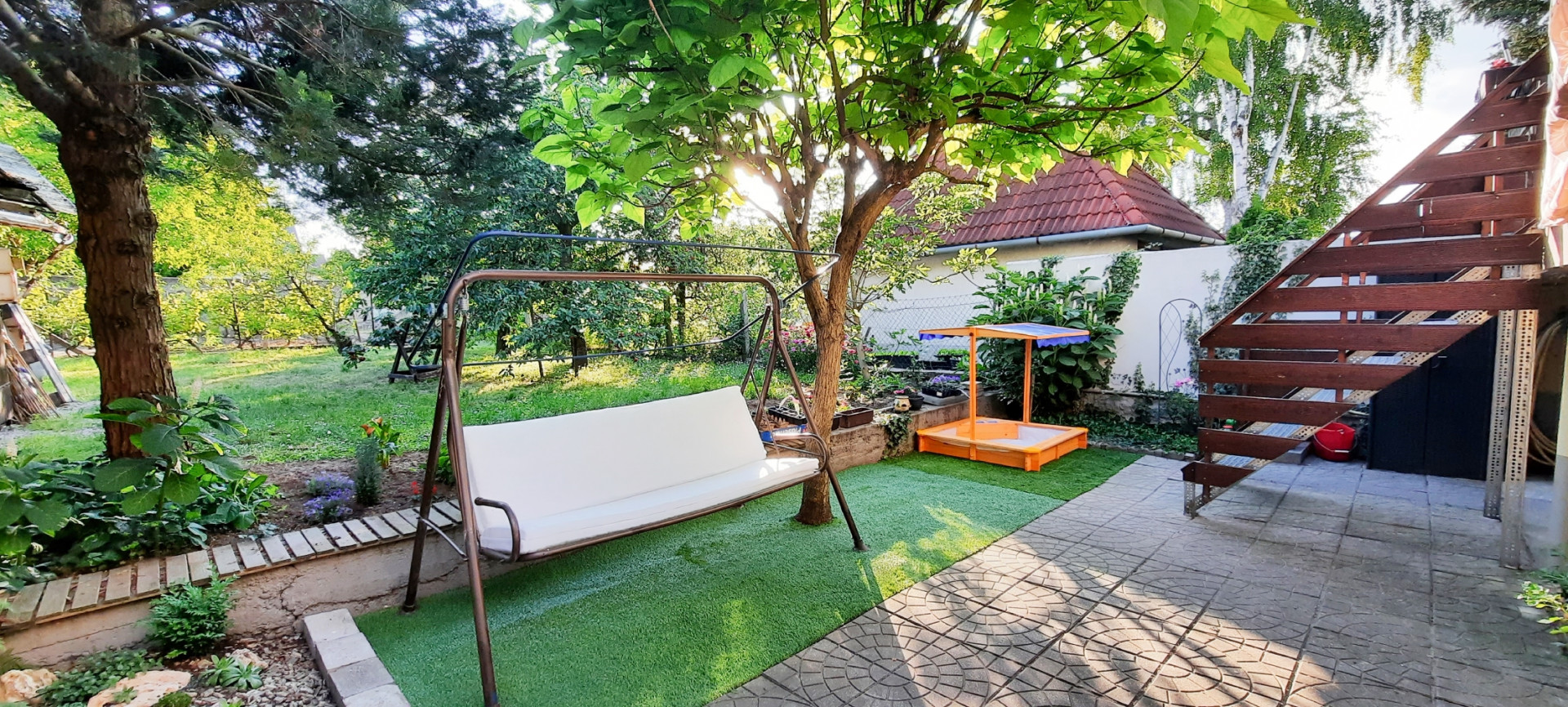 A fájl már létezik a célhelyen: import/kepek/5830315.jpg
For sale house Győr  240 m<sup>2</sup> 108.5 millió Ft