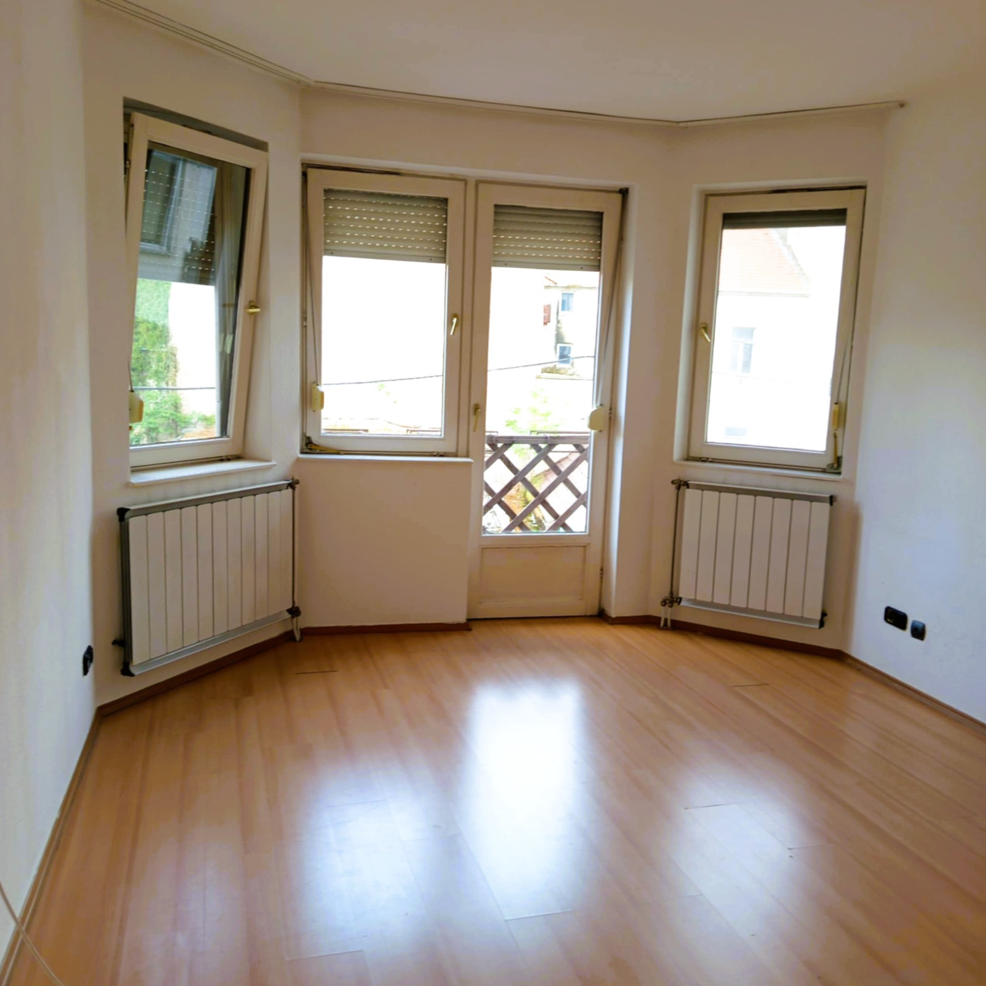 A fájl már létezik a célhelyen: import/kepek/5838007.jpg
Eladó Téglalakás Szolnok  80 m<sup>2</sup> 55.9 millió Ft