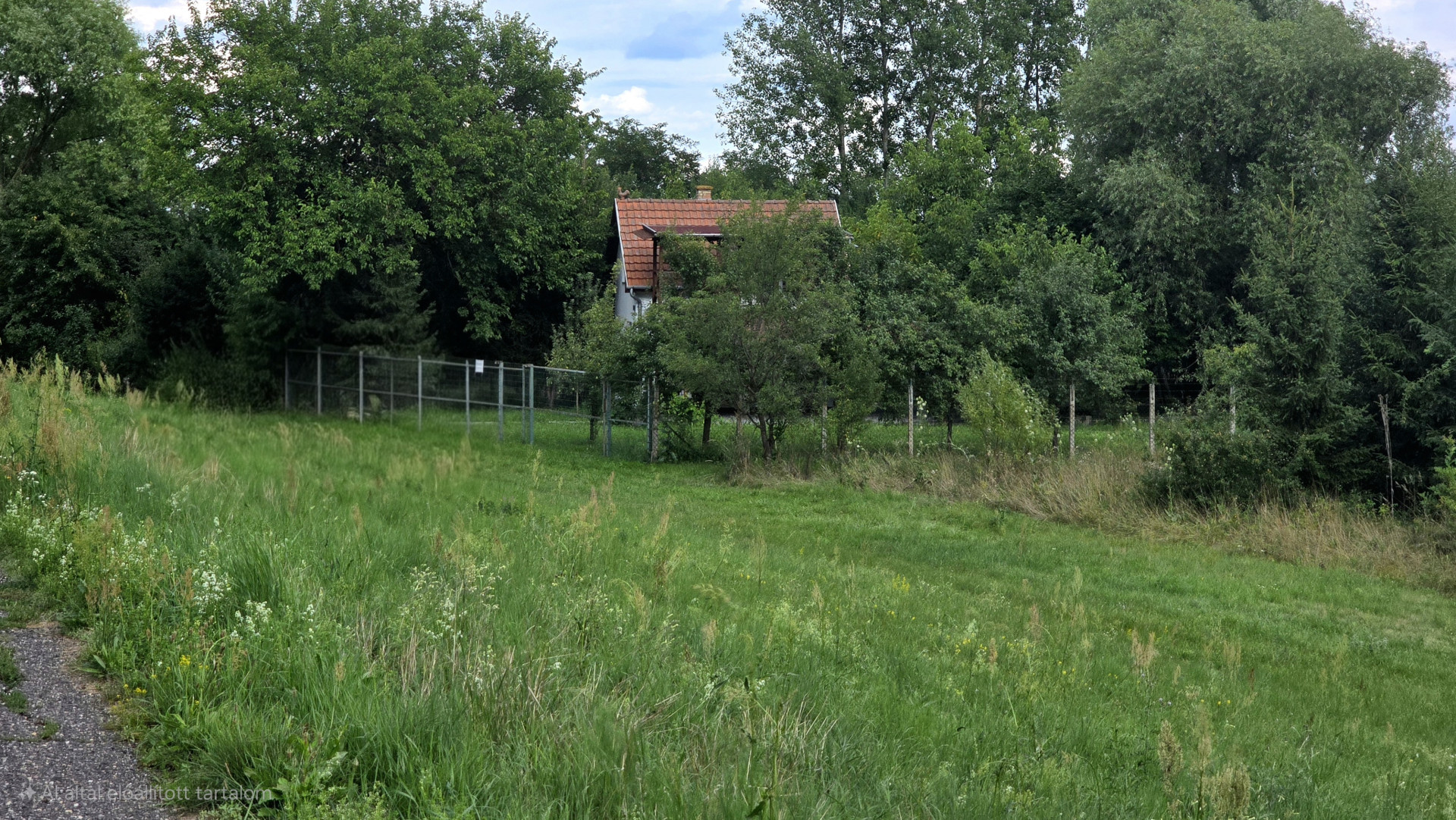 A fájl már létezik a célhelyen: import/kepek/5849681.jpg
Eladó nyaraló Sárospatak  50 m<sup>2</sup> 39.9 millió Ft