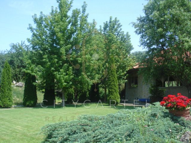 A fájl már létezik a célhelyen: import/kepek/vizjeles_1830525.jpg
Eladó Családi ház Ceglédbercel  1000 m<sup>2</sup> 1200000 EUR