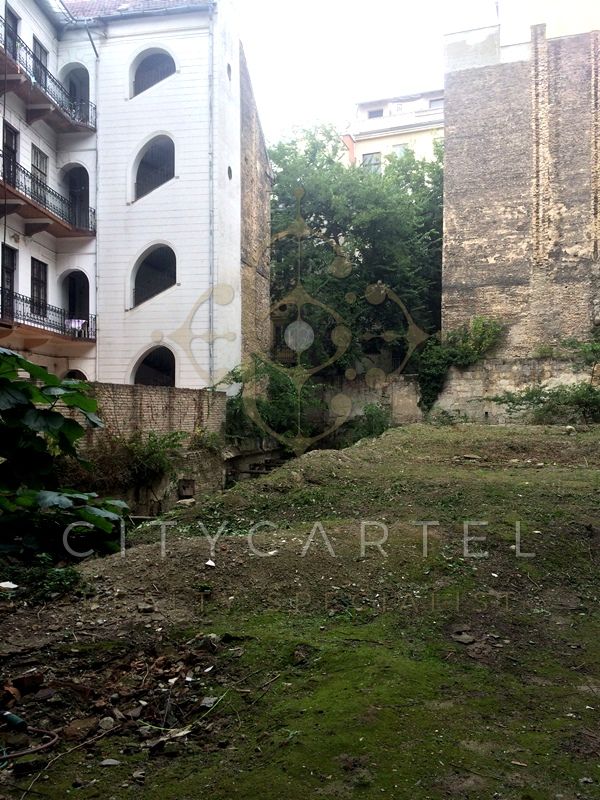 A fájl már létezik a célhelyen: import/kepek/vizjeles_3224465.jpg
For sale plot of land, building lot Budapest, V. kerület  2500 m<sup>2</sup> 5800000 EUR