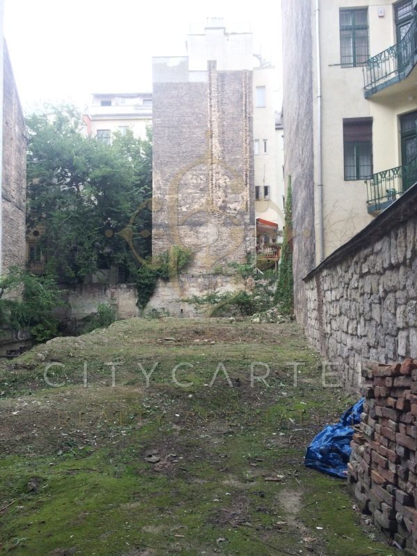 A fájl már létezik a célhelyen: import/kepek/vizjeles_3224466.jpg
For sale plot of land, building lot Budapest, V. kerület  2500 m<sup>2</sup> 5800000 EUR