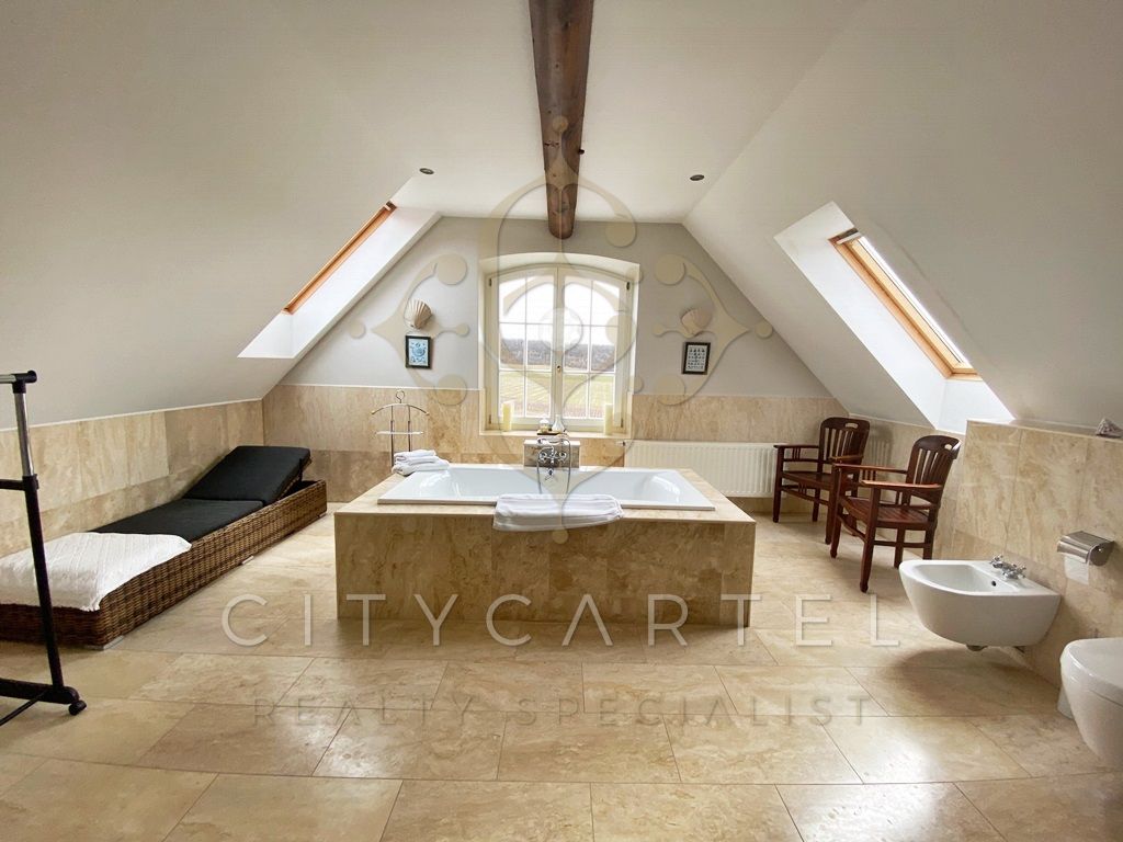 A fájl már létezik a célhelyen: import/kepek/vizjeles_3392147.jpg
For sale Villa, castle, mansion Monoszló  1615 m<sup>2</sup> 4900000 EUR