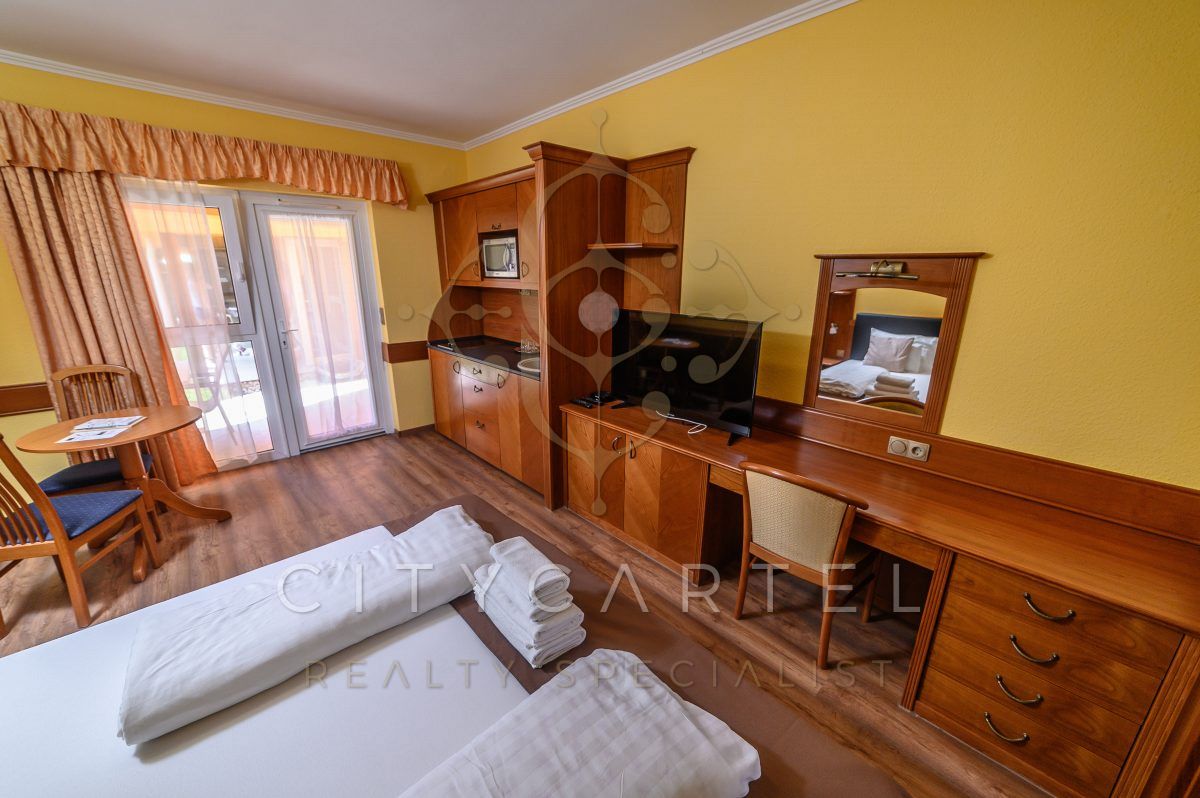 A fájl már létezik a célhelyen: import/kepek/vizjeles_3430661.jpg
For sale Hotel, guesthouse Cserszegtomaj  7714 m<sup>2</sup> 1850000 EUR