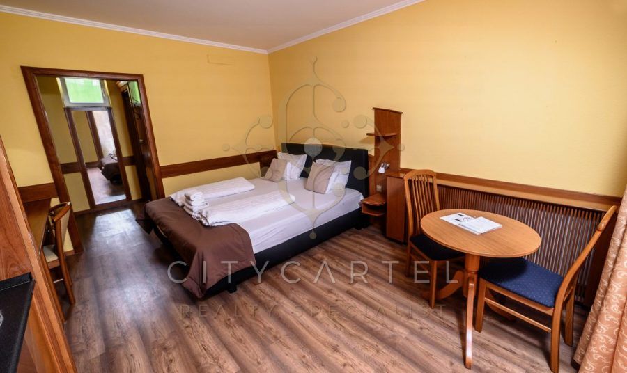 A fájl már létezik a célhelyen: import/kepek/vizjeles_3430664.jpg
For sale Hotel, guesthouse Cserszegtomaj  7714 m<sup>2</sup> 1850000 EUR