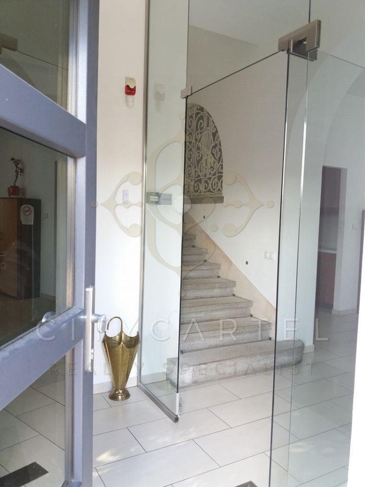 A fájl már létezik a célhelyen: import/kepek/vizjeles_3548909.jpg
Eladó Családi ház Budapest, II. kerület  500 m<sup>2</sup> 1550 millió Ft