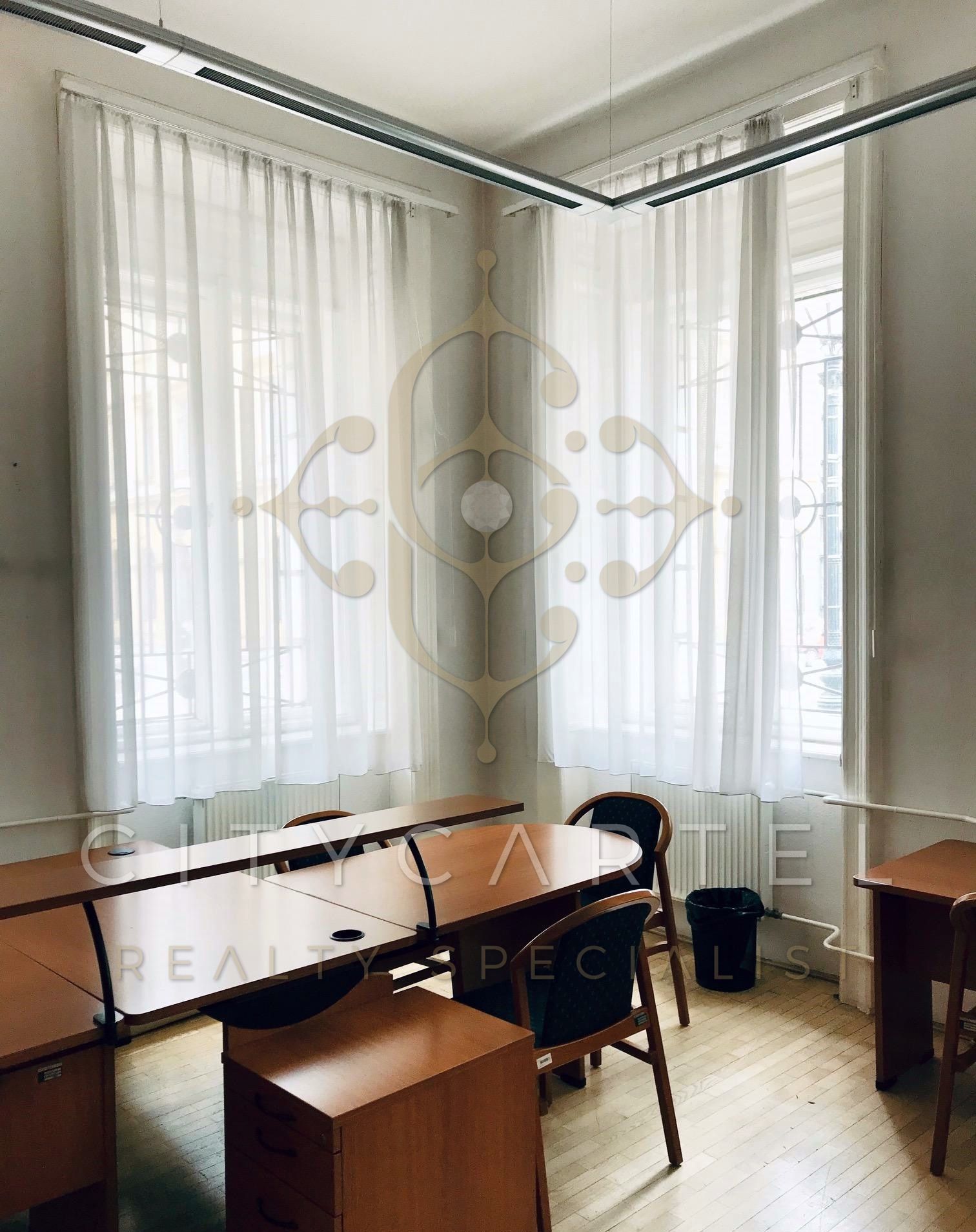 A fájl már létezik a célhelyen: import/kepek/vizjeles_3552651.jpg
Eladó Iroda irodaházban B Budapest, V. kerület  18 m<sup>2</sup> 82800 millió Ft