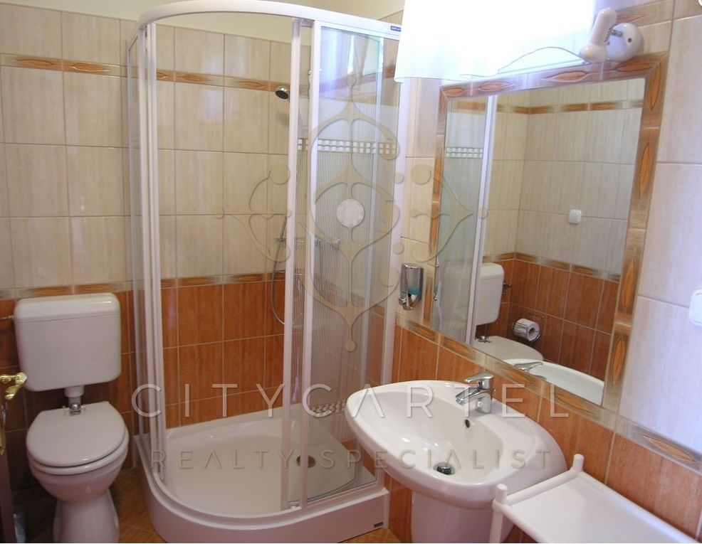 A fájl már létezik a célhelyen: import/kepek/vizjeles_3562782.jpg
Eladó Szálloda, panzió Cserkeszőlő  530 m<sup>2</sup> 648.48 millió Ft