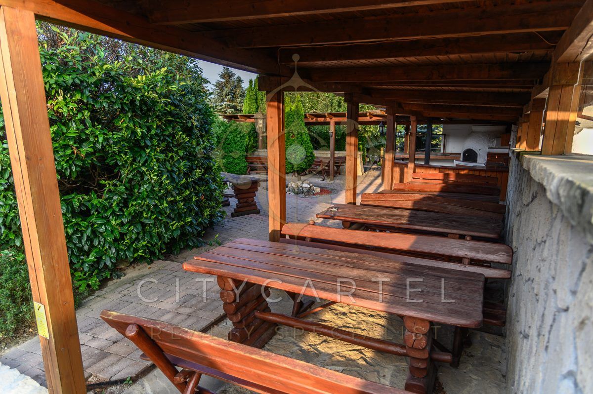 A fájl már létezik a célhelyen: import/kepek/vizjeles_3612862.jpg
For sale Hotel, guesthouse Cserszegtomaj  7714 m<sup>2</sup> 1850000 EUR