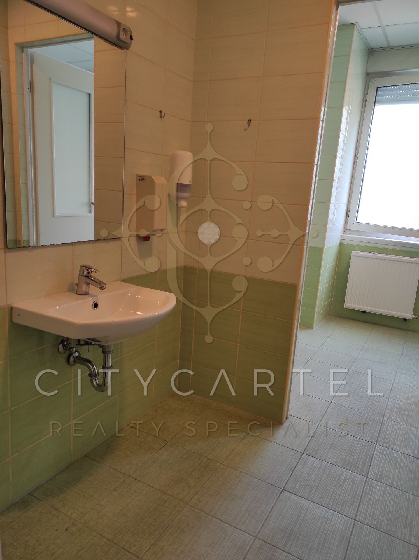A fájl már létezik a célhelyen: import/kepek/vizjeles_3627379.jpg
Eladó Iroda irodaházban B Budapest, XI. kerület  34 m<sup>2</sup> 55080 millió Ft