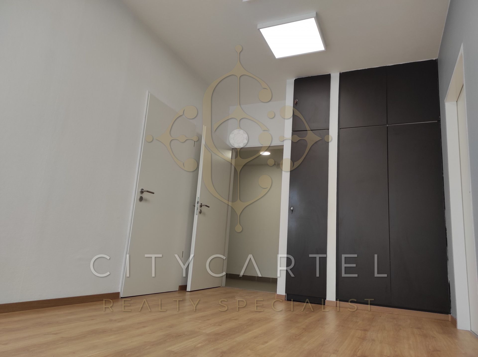 A fájl már létezik a célhelyen: import/kepek/vizjeles_3627390.jpg
Eladó Iroda irodaházban B Budapest, XI. kerület  34 m<sup>2</sup> 55080 millió Ft